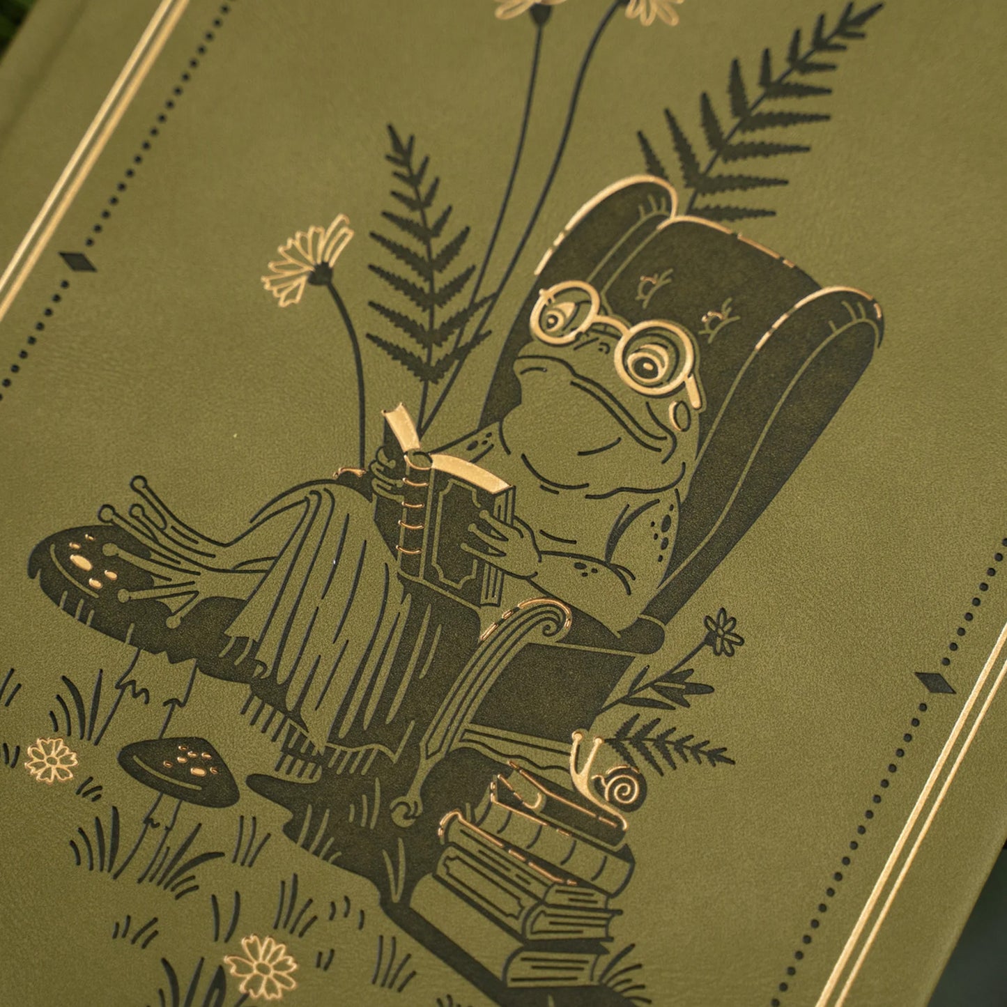 Archer & Olive - Journal A5 Dotgrid - Literary Frog