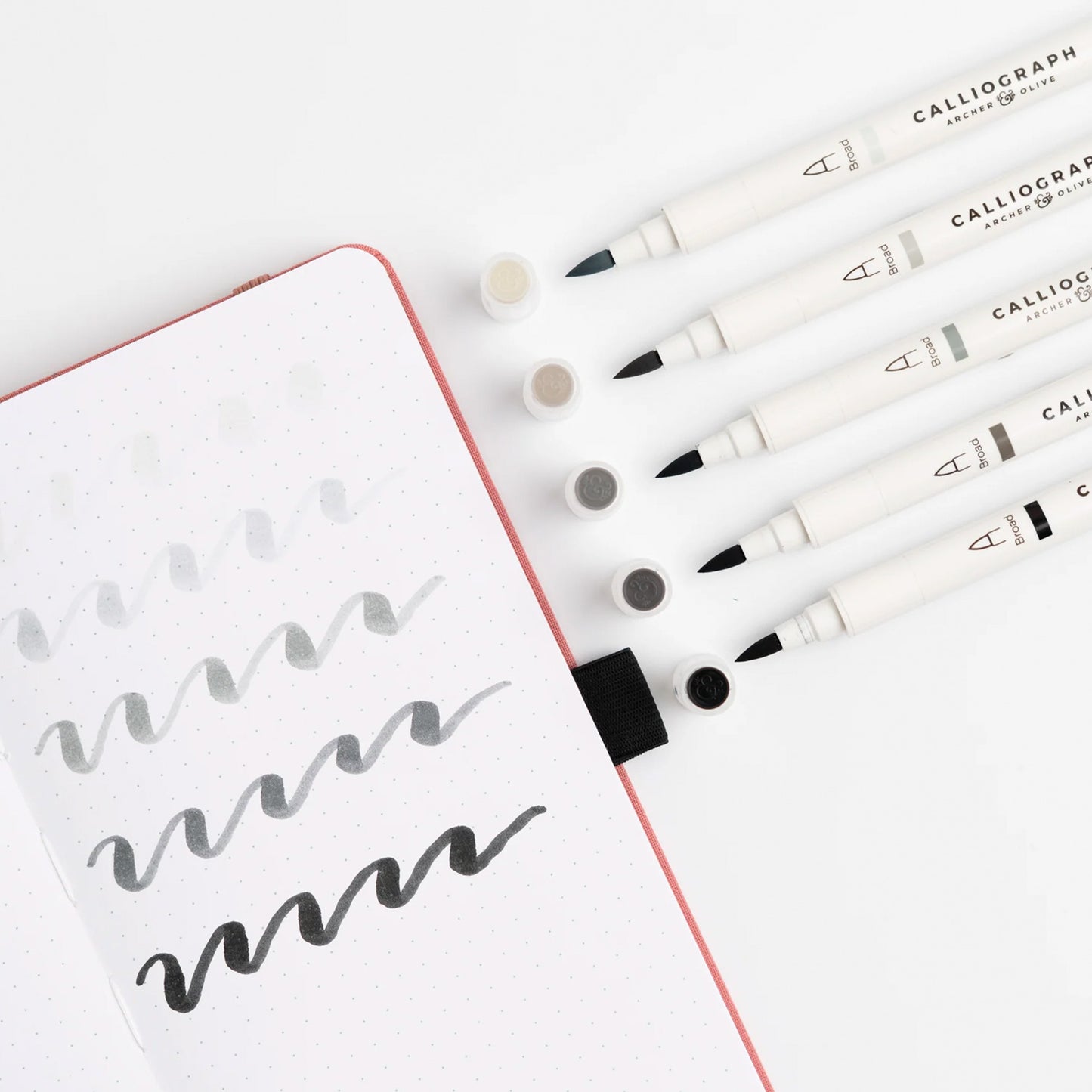 Archer & Olive - Marcadores Calliographs (Set de 5) - Grayscale