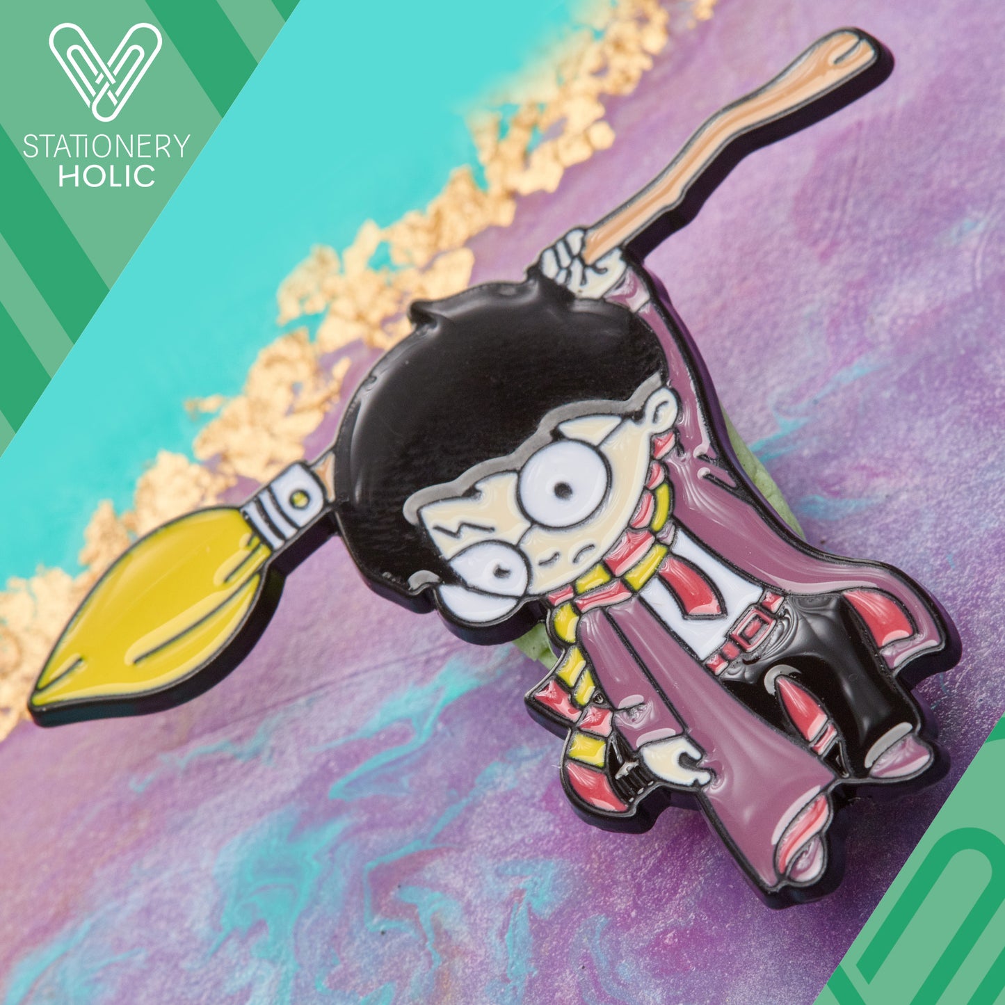 UB - Pin - Harry Potter Chibi Escoba