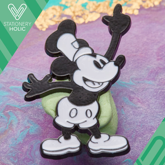 UB - Pin - Mickey Mouse B&W Capitan